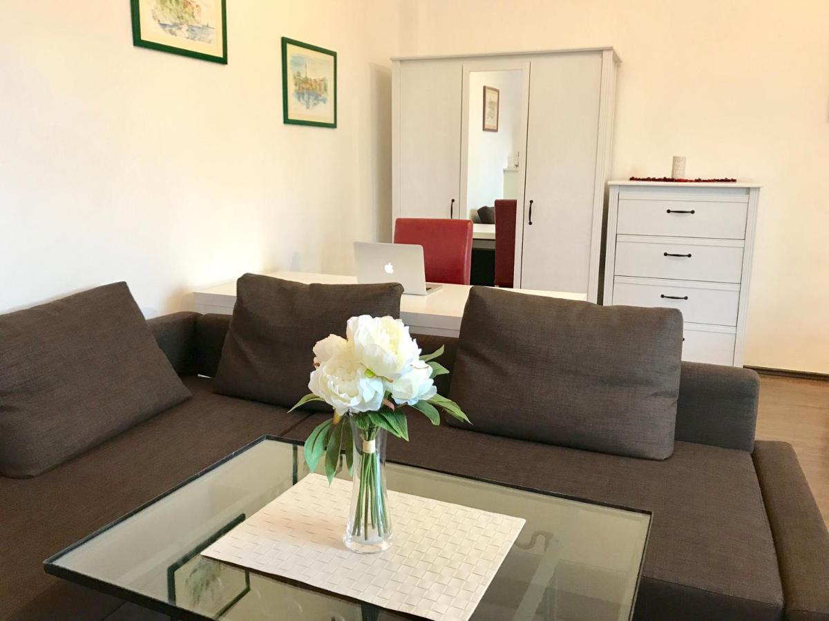 Studio Apartment With A View Of Ban Jelacic Square Záhřeb Exteriér fotografie