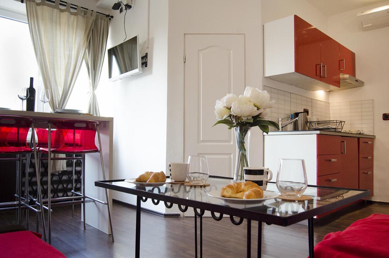Studio Apartment With A View Of Ban Jelacic Square Záhřeb Exteriér fotografie